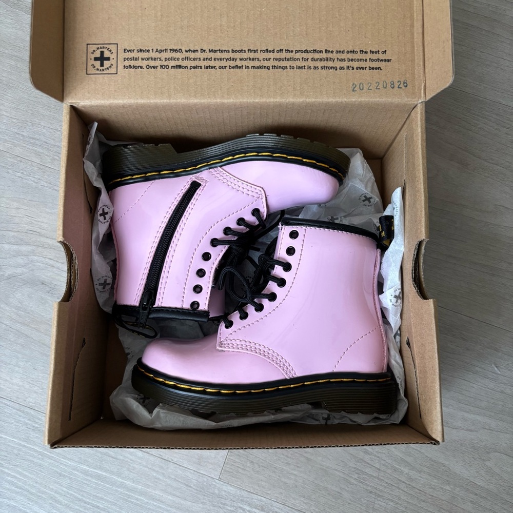 BRAND NEW PINK DR. MARTENS SIZE 8C